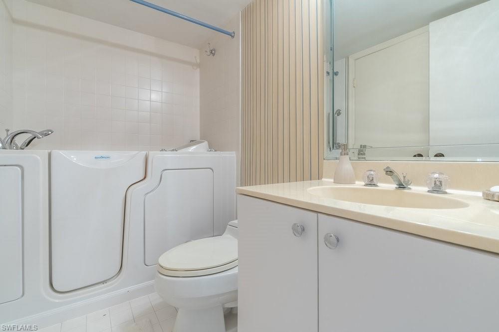 4451 Gulf Shore Blvd N # 1005 Property Photo 26