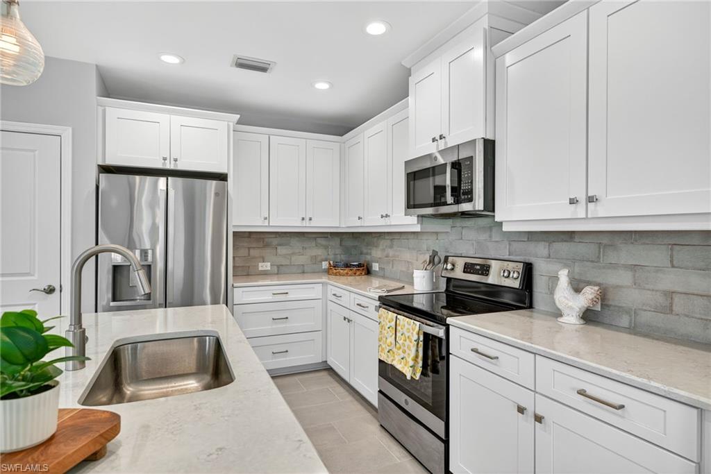 2554 Seychelles Dr 904 Property Photo 12