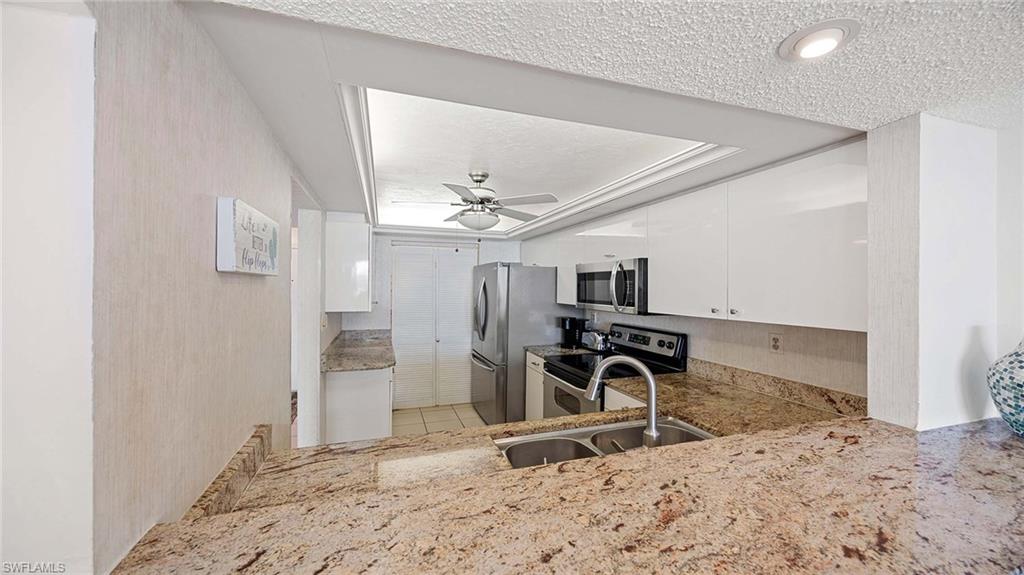 601 Seaview Ct C-106 Property Photo 11