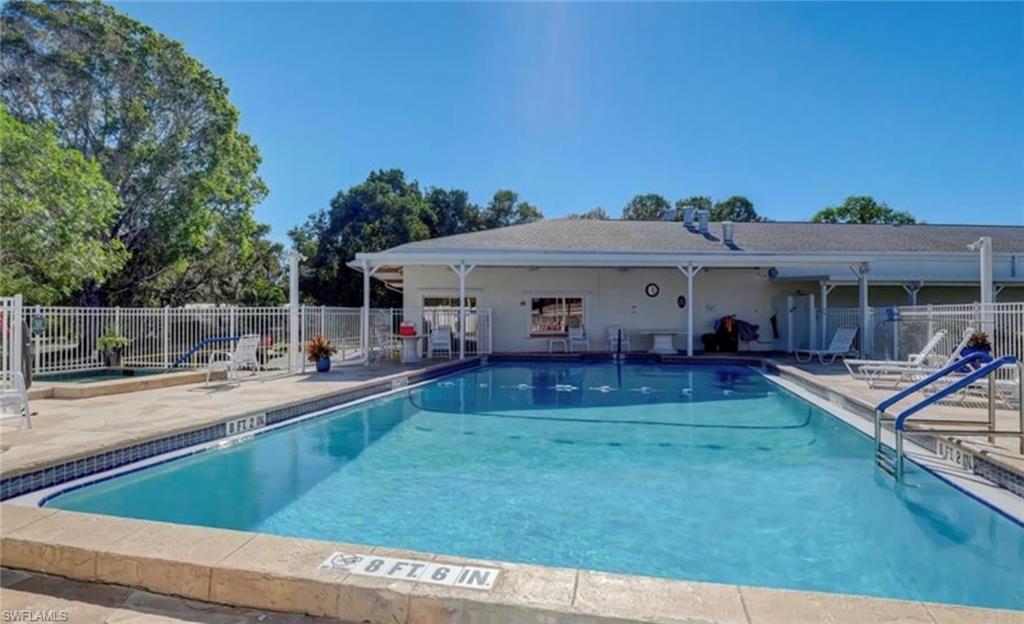 471 Palm Dr 310 Property Photo 15