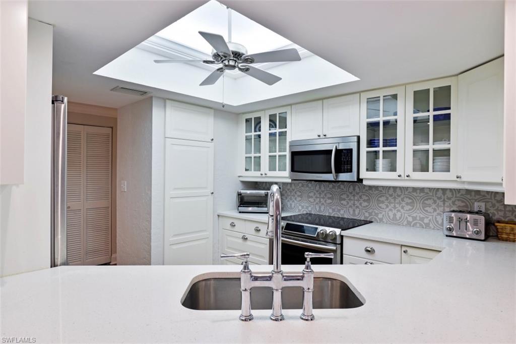 5897 Chanteclair Dr 313 Property Photo 14