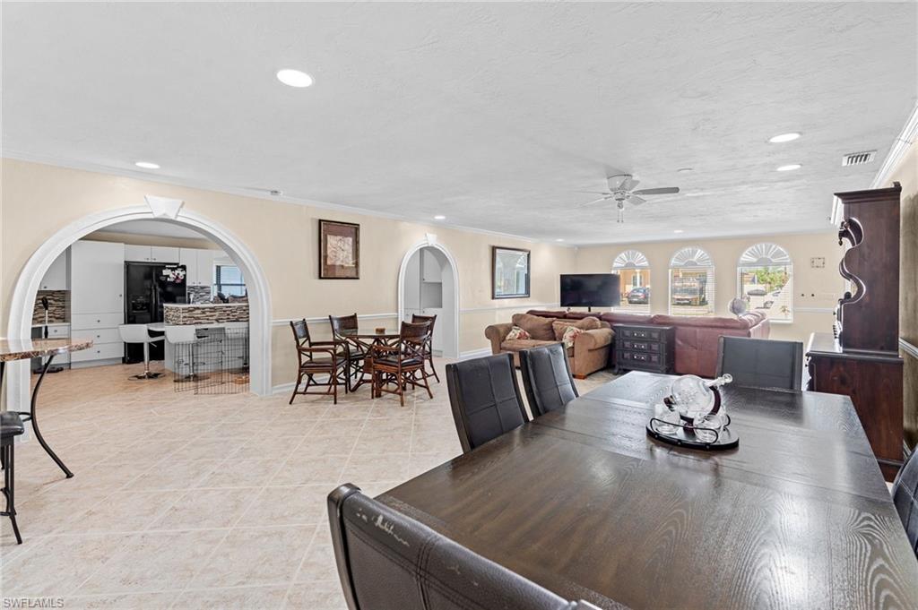 3042 Mango St Property Photo 9