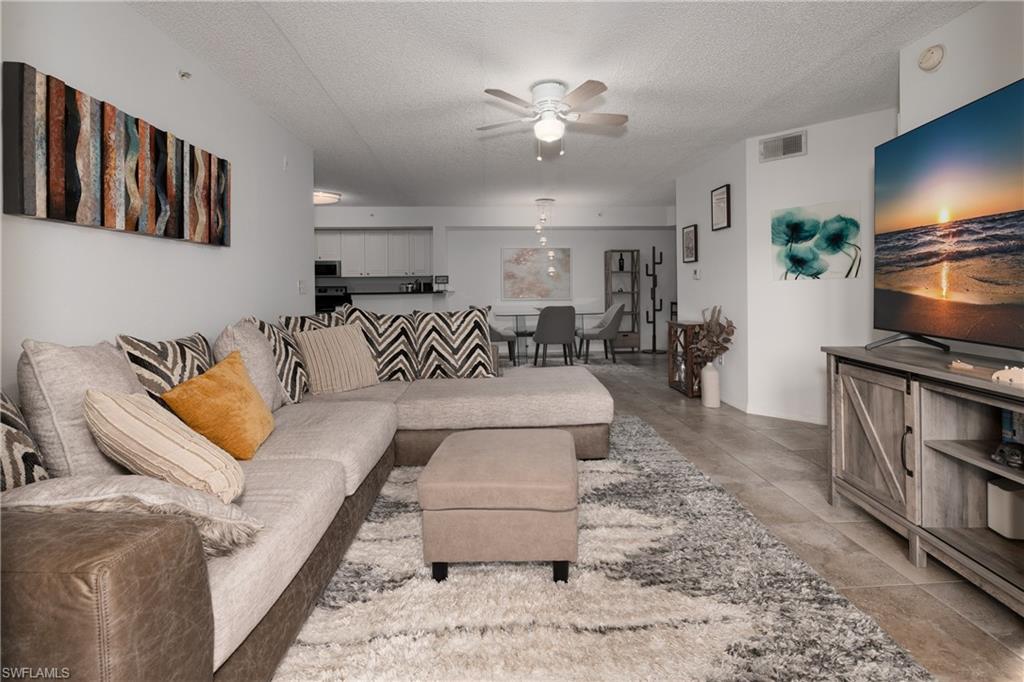 8290 Ibis Club Ln 902 Property Photo 4