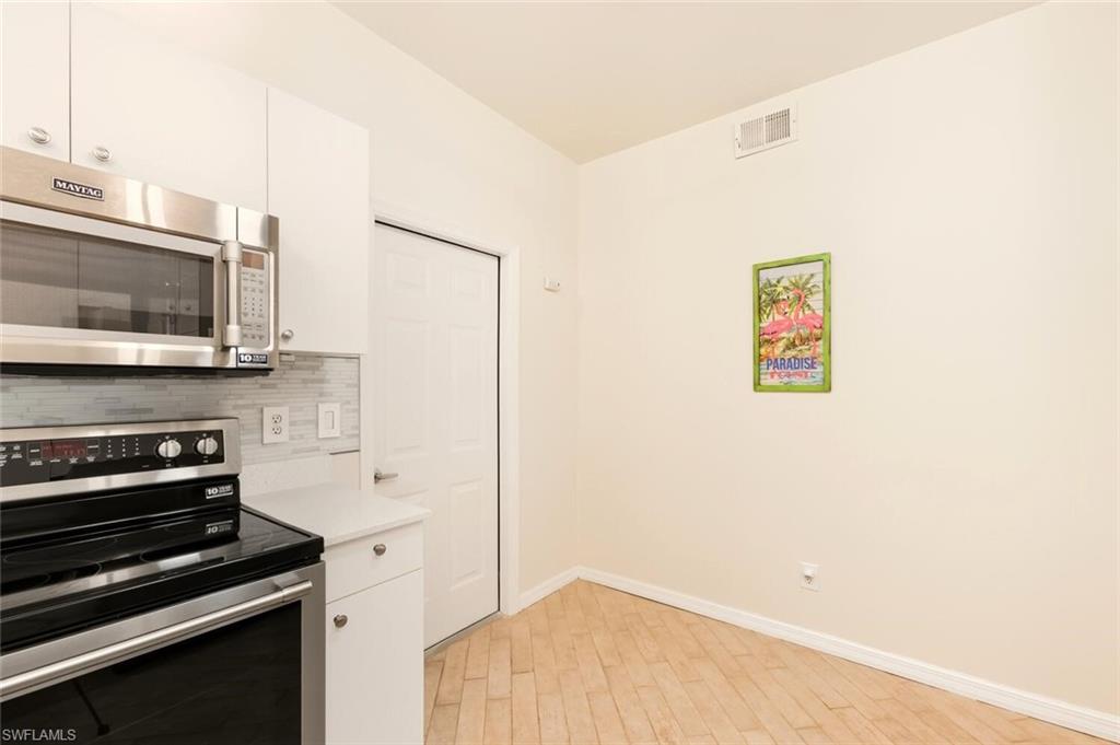 636 Windsor Sq 102 Property Photo 9