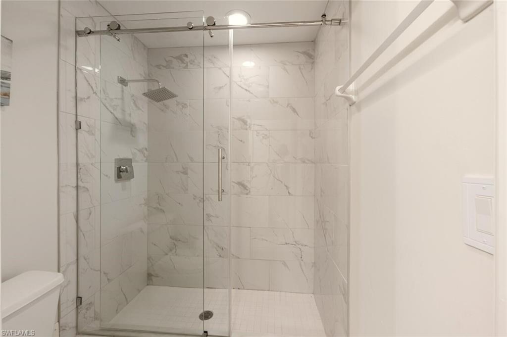 636 Windsor Sq 102 Property Photo 13