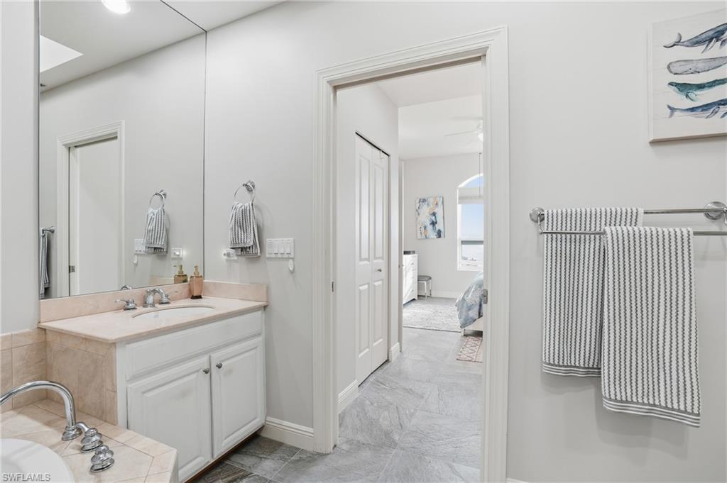 4182 Bay Beach Ln 7112 Property Photo 24