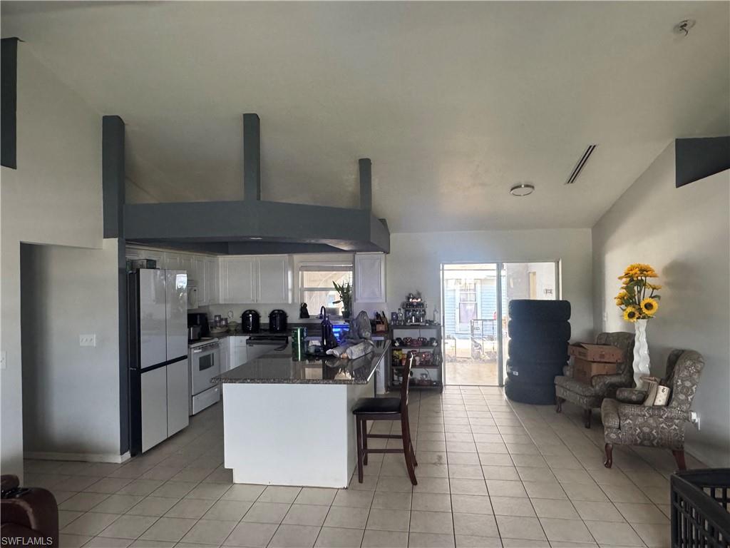 1818 Embers Pkwy W Property Photo 4