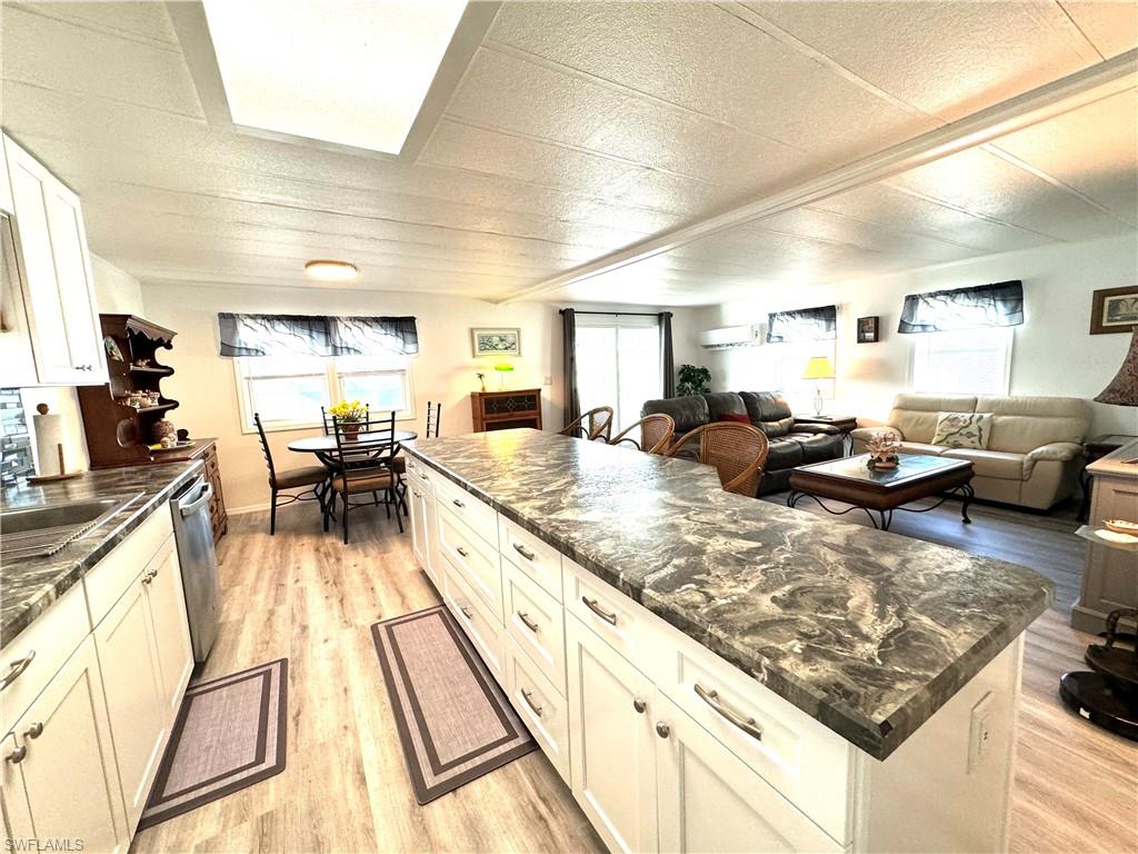 4693 Leilani Ln Property Photo 4