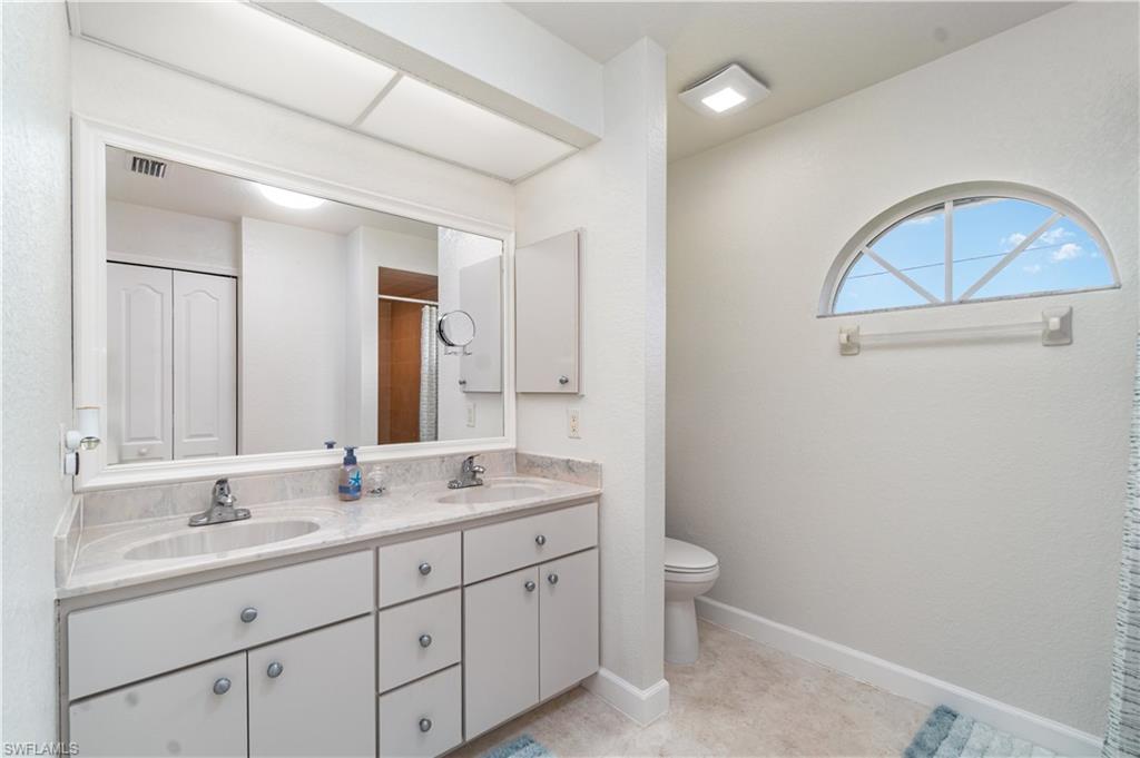 4186 Yucatan Cir Property Photo 16
