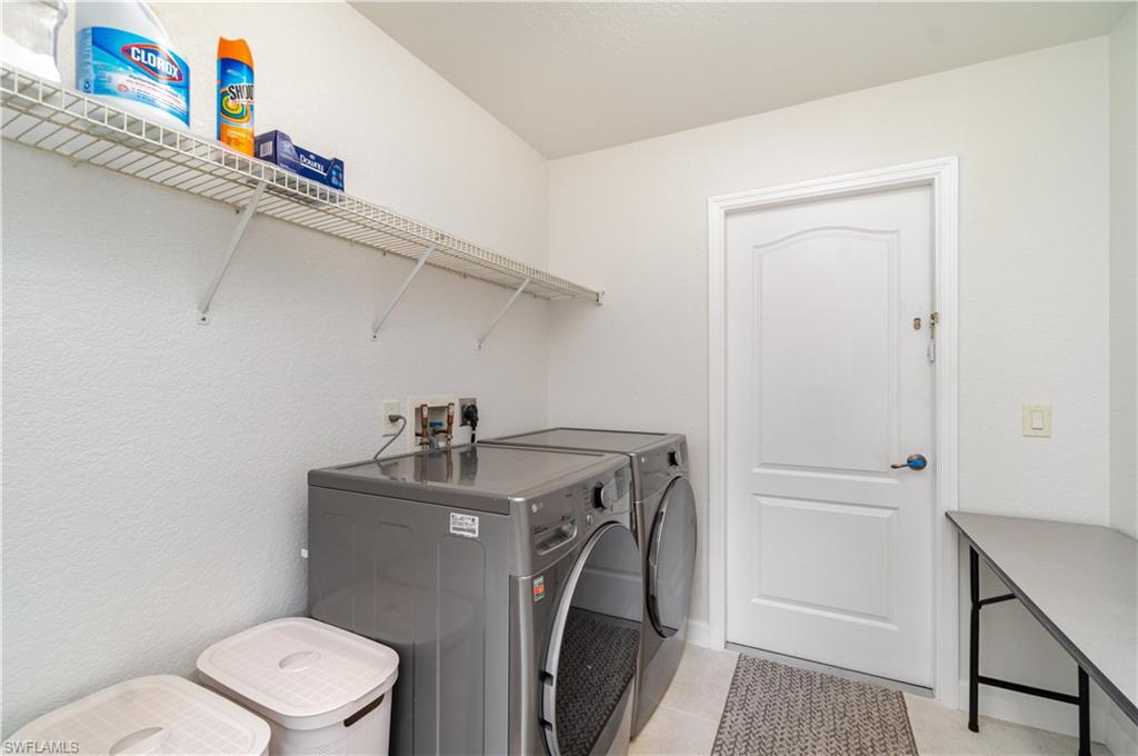 4186 Yucatan Cir Property Photo 20