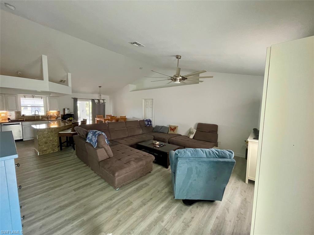 846 15th St Property Photo 3