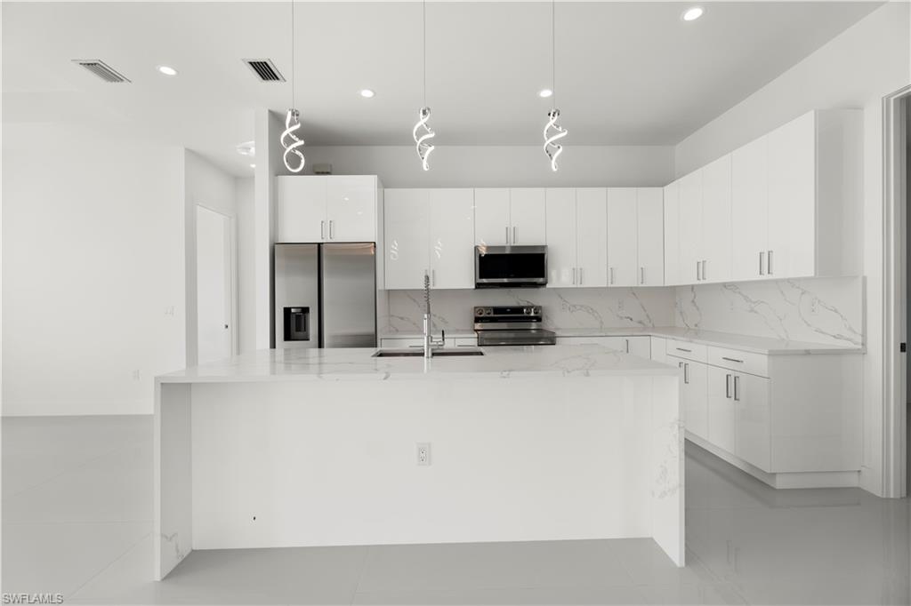 1027 Kirkwood St Property Photo 44