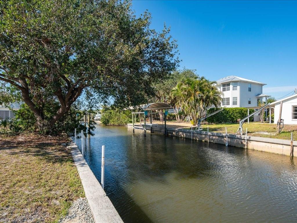 4730 Swordfish St Property Photo 4
