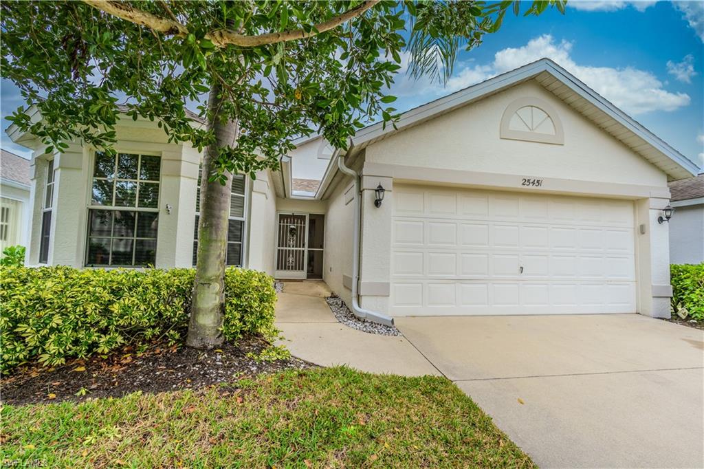 25451 Fairway Dunes Ct Property Photo 2