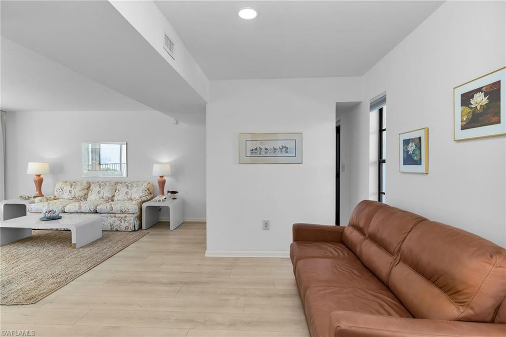 929 Collier Ct B201 Property Photo 7