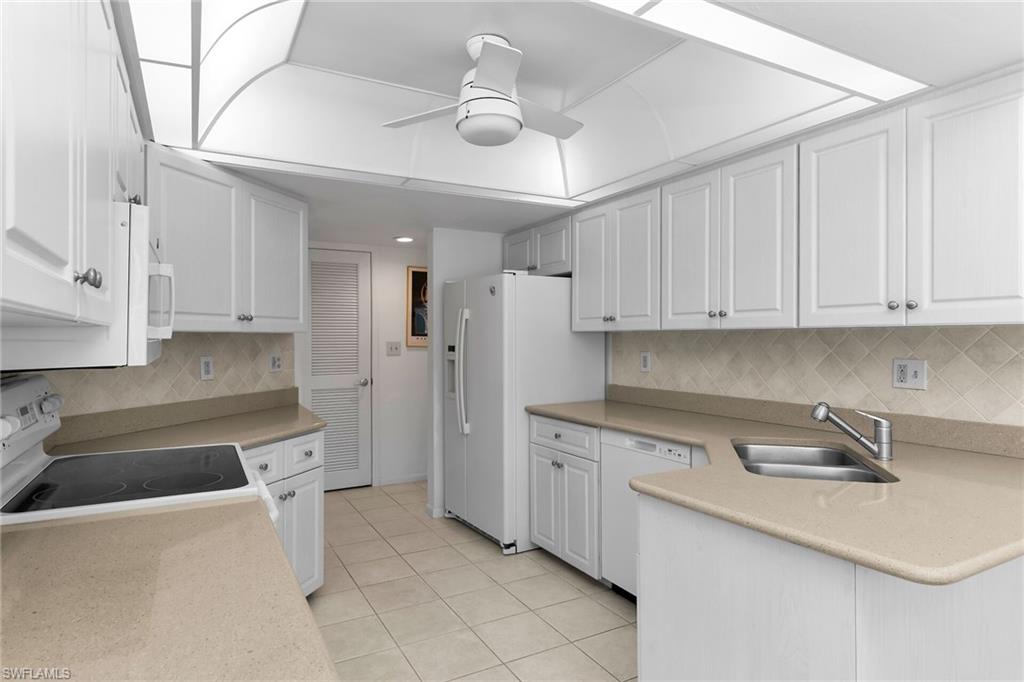 929 Collier Ct B201 Property Photo 14