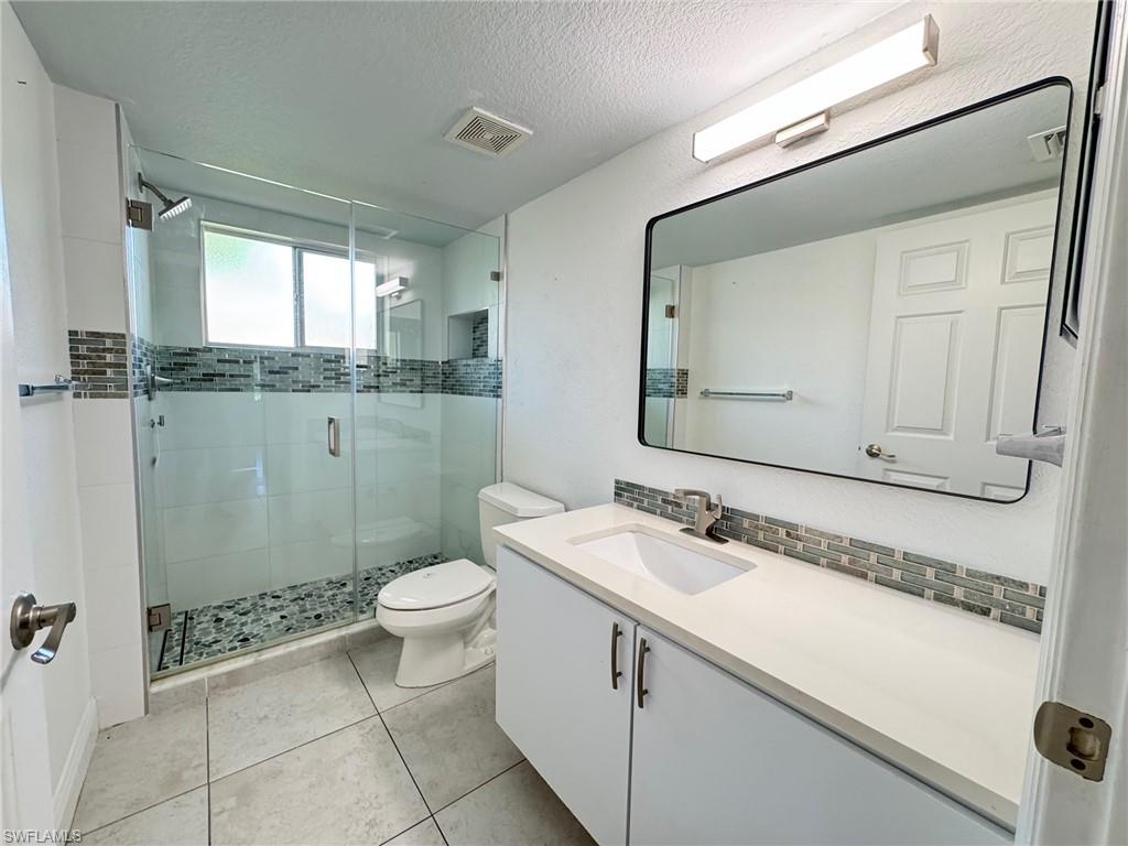 8244 Key Royal Cir 615 Property Photo 6