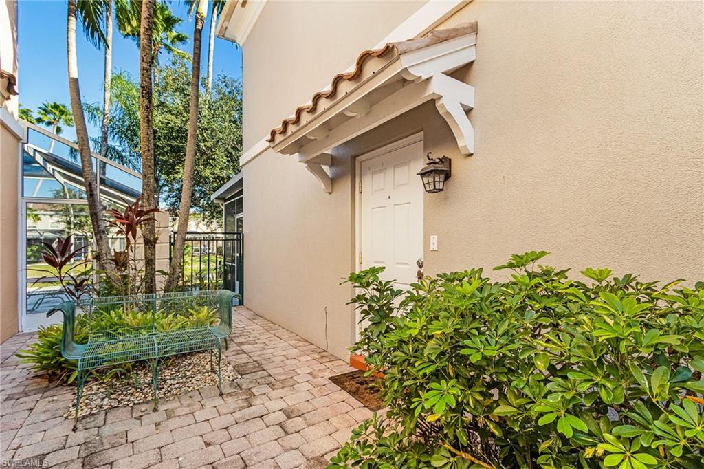5733 Cove Cir Property Photo 3