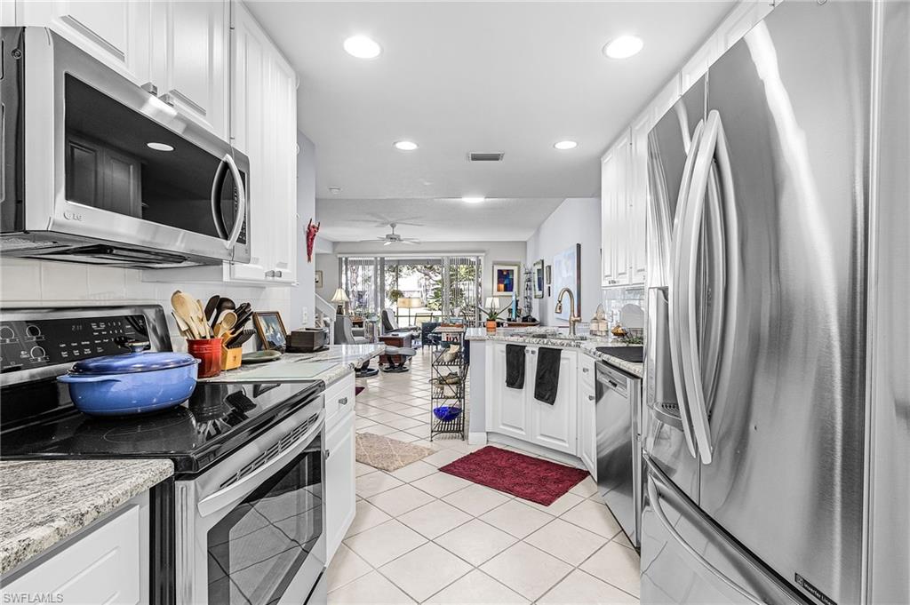 5733 Cove Cir Property Photo 9