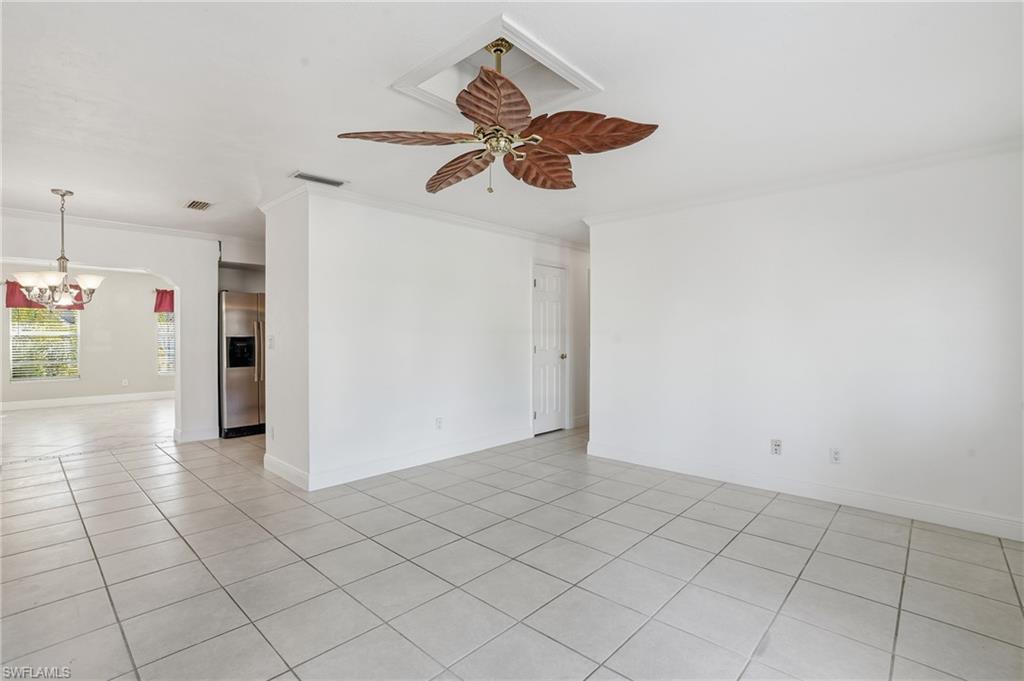 2108 1st St Property Photo 4