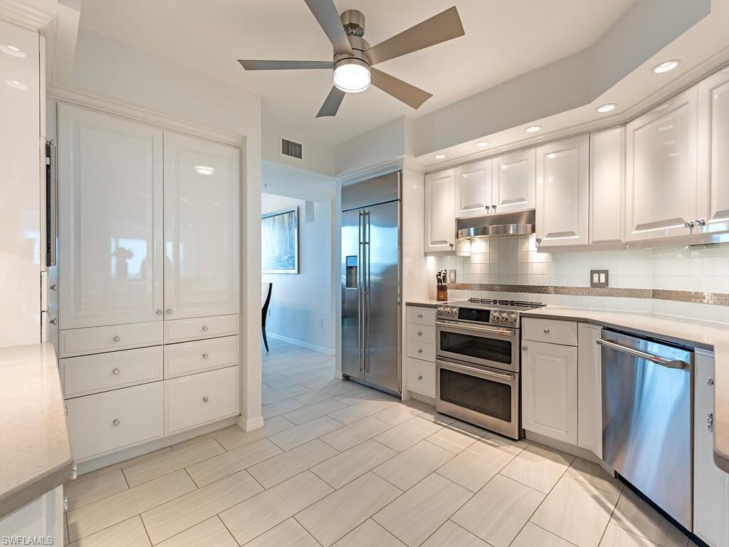 7515 Pelican Bay Blvd 9c Property Photo 11