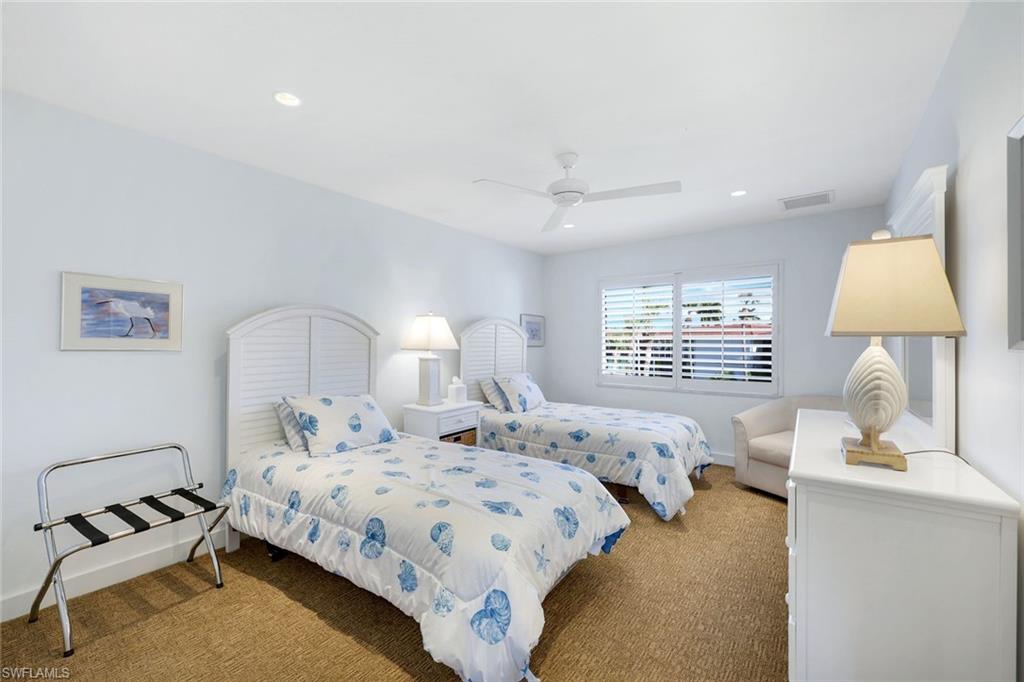 2211 Gulf Shore Blvd N C4 Property Photo 14