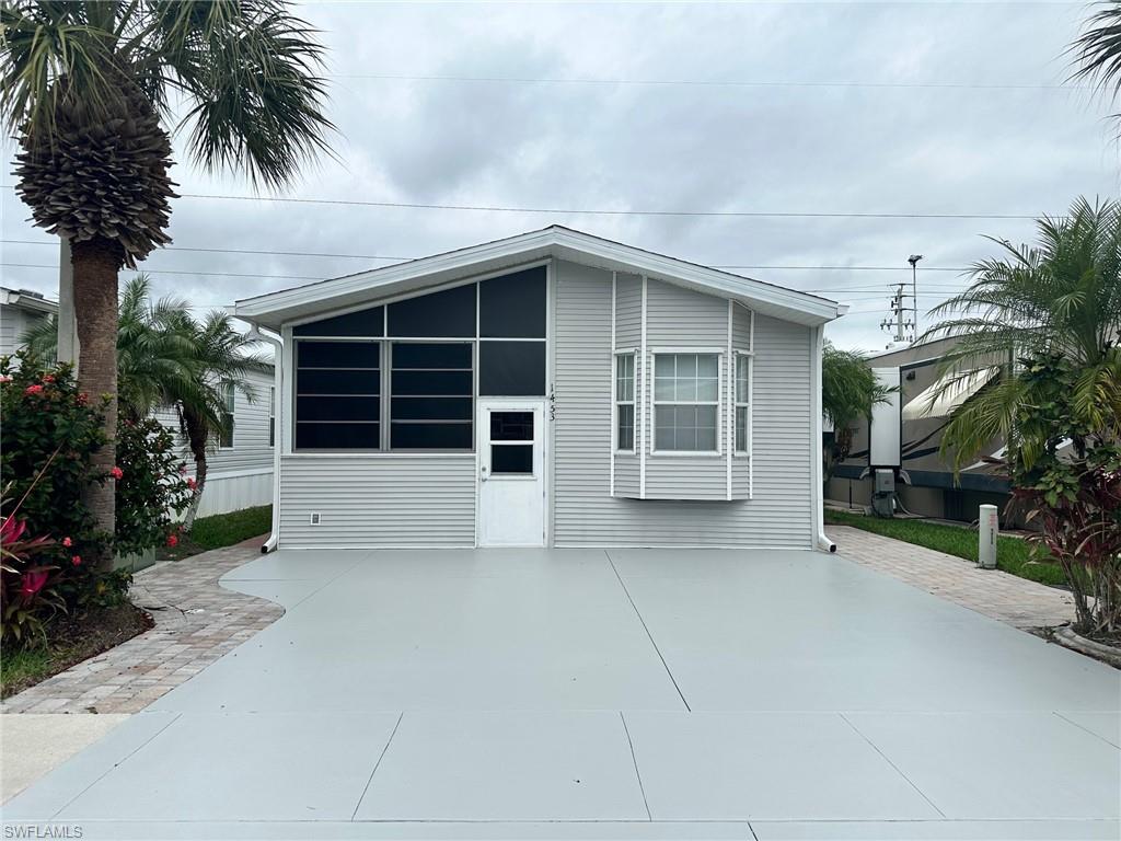 1453 Diamond Lake CIR Property Photo 1