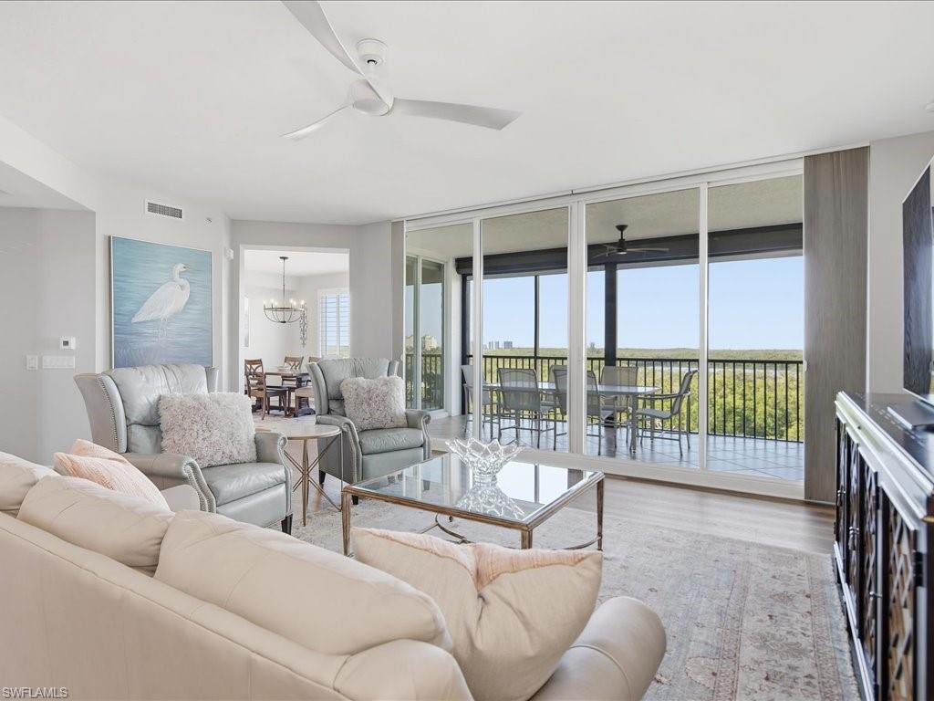 445 Cove Tower Dr 704 Property Photo 5