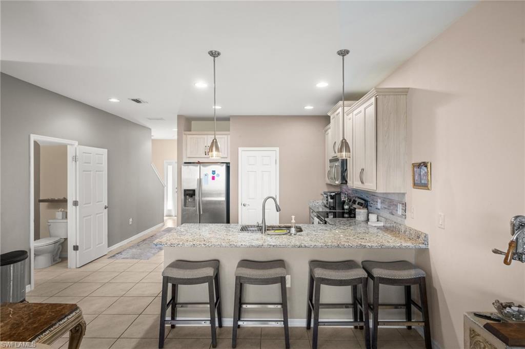 10820 Alvara Way Property Photo 9