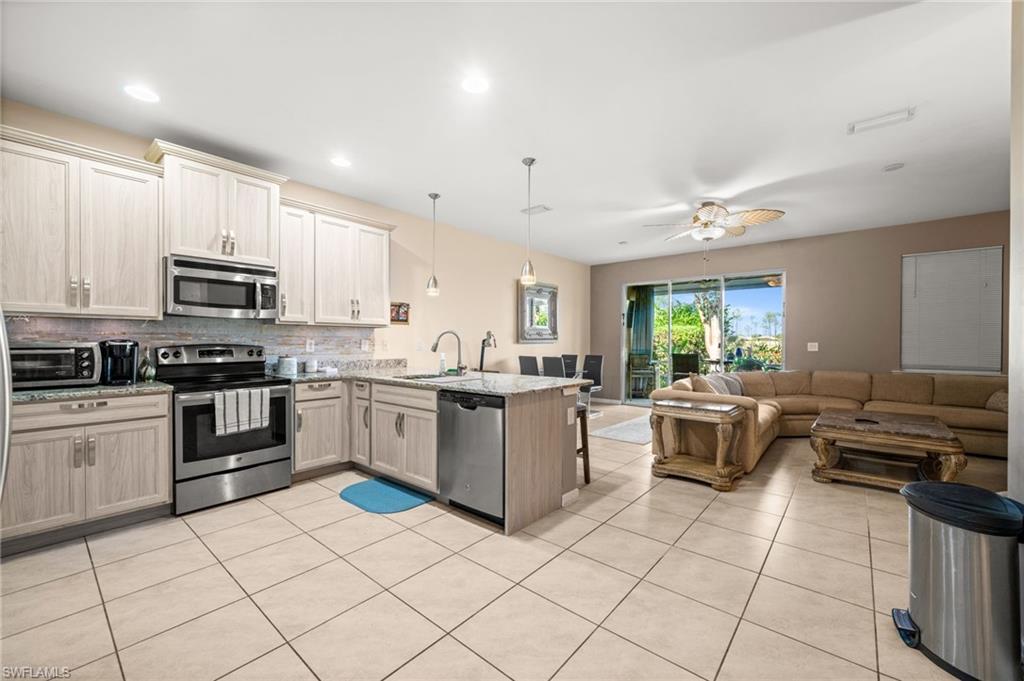 10820 Alvara Way Property Photo 23