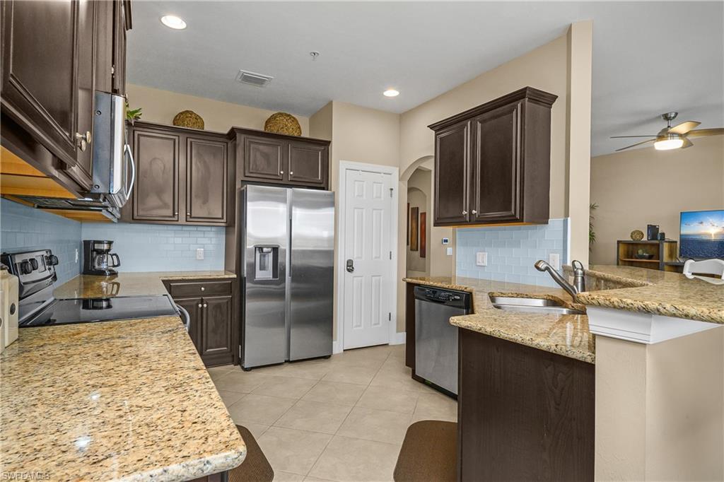 9064 Siesta Bay Dr 5-102 Property Photo 10