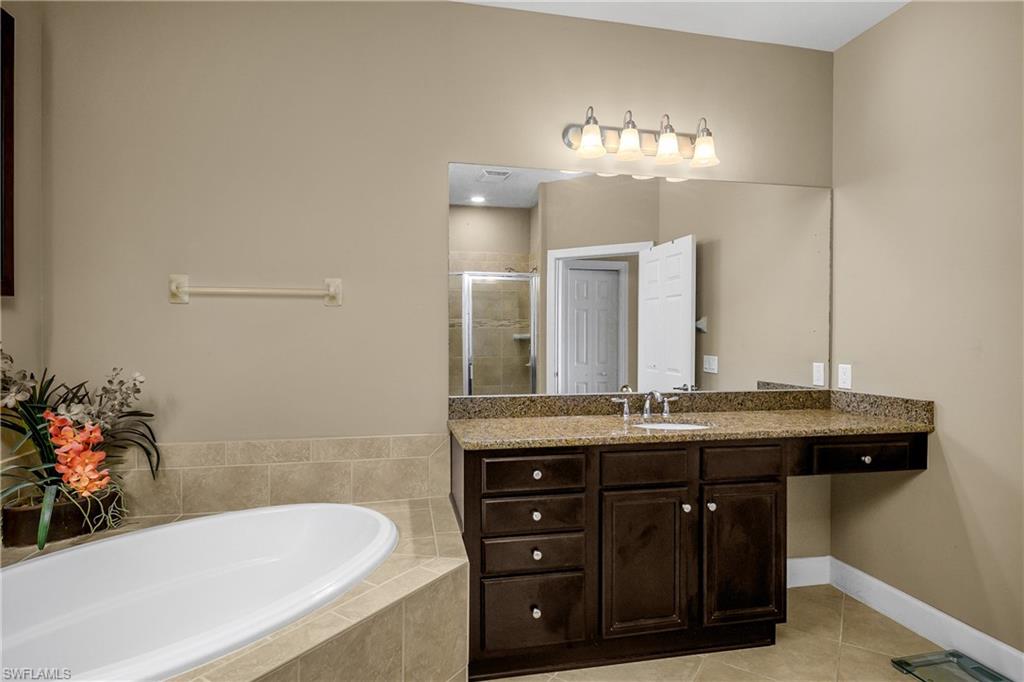 9064 Siesta Bay Dr 5-102 Property Photo 20