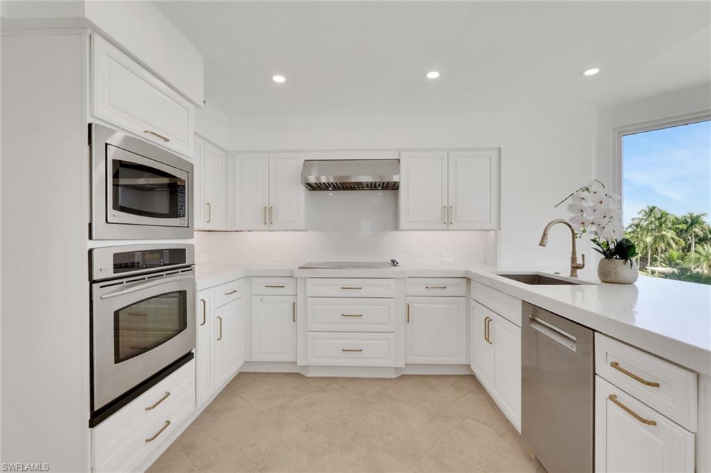 4251 Gulf Shore Blvd N 5b Property Photo 6