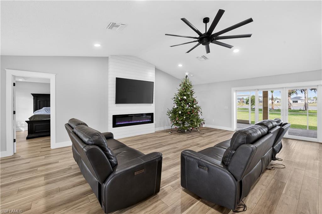 17060 Cypress Creek Dr Property Photo 2