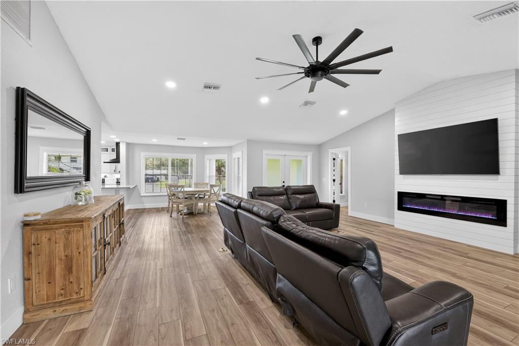17060 Cypress Creek Dr Property Photo 8