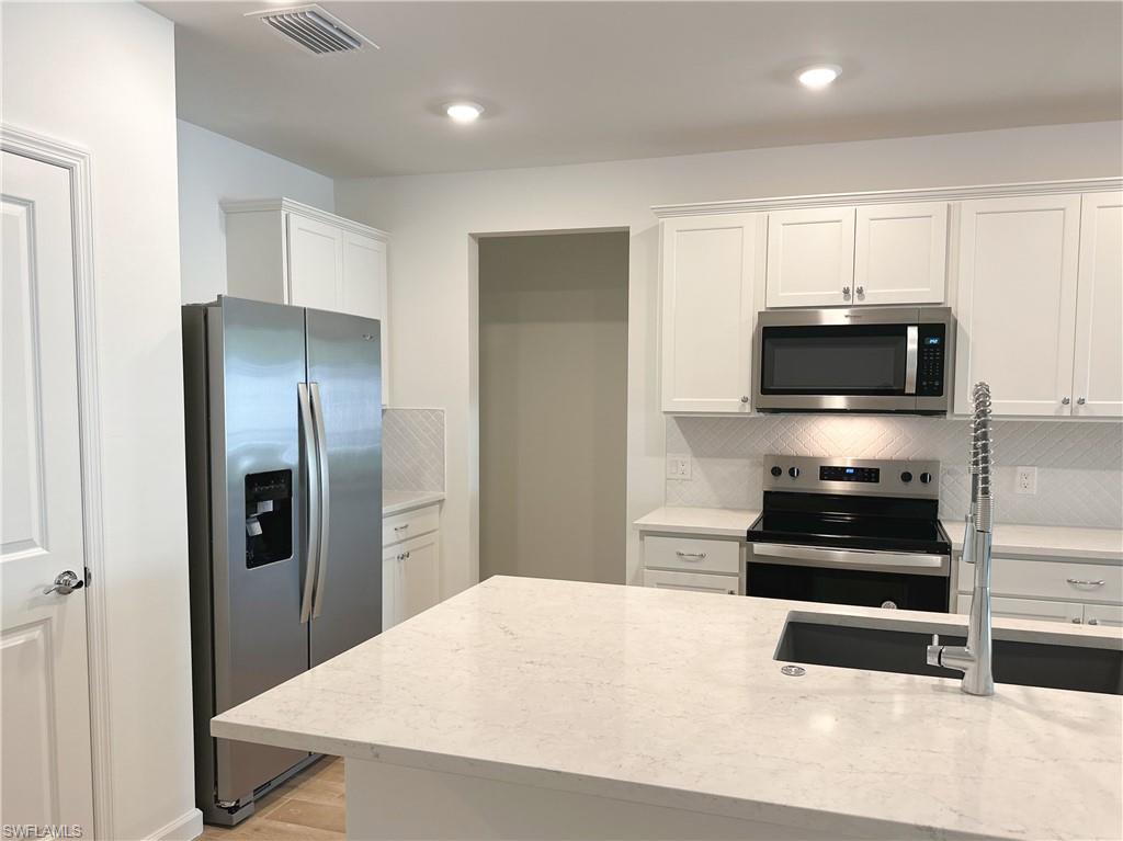 27831 Solis Grande Drive Property Photo 4