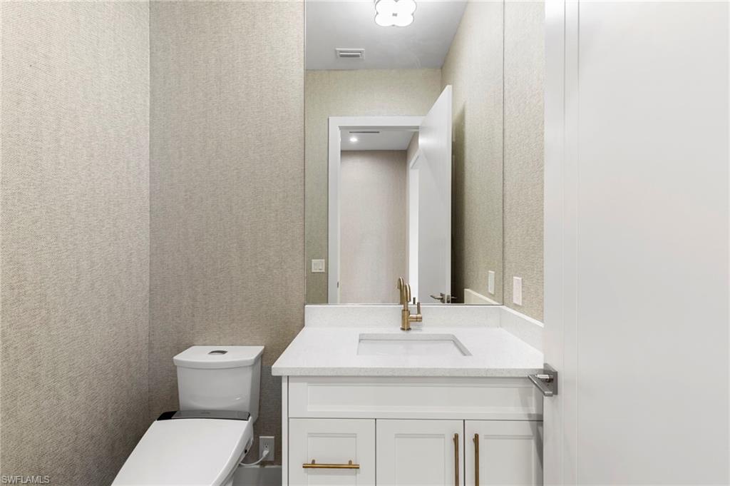1086 Michigan Ave Property Photo 25