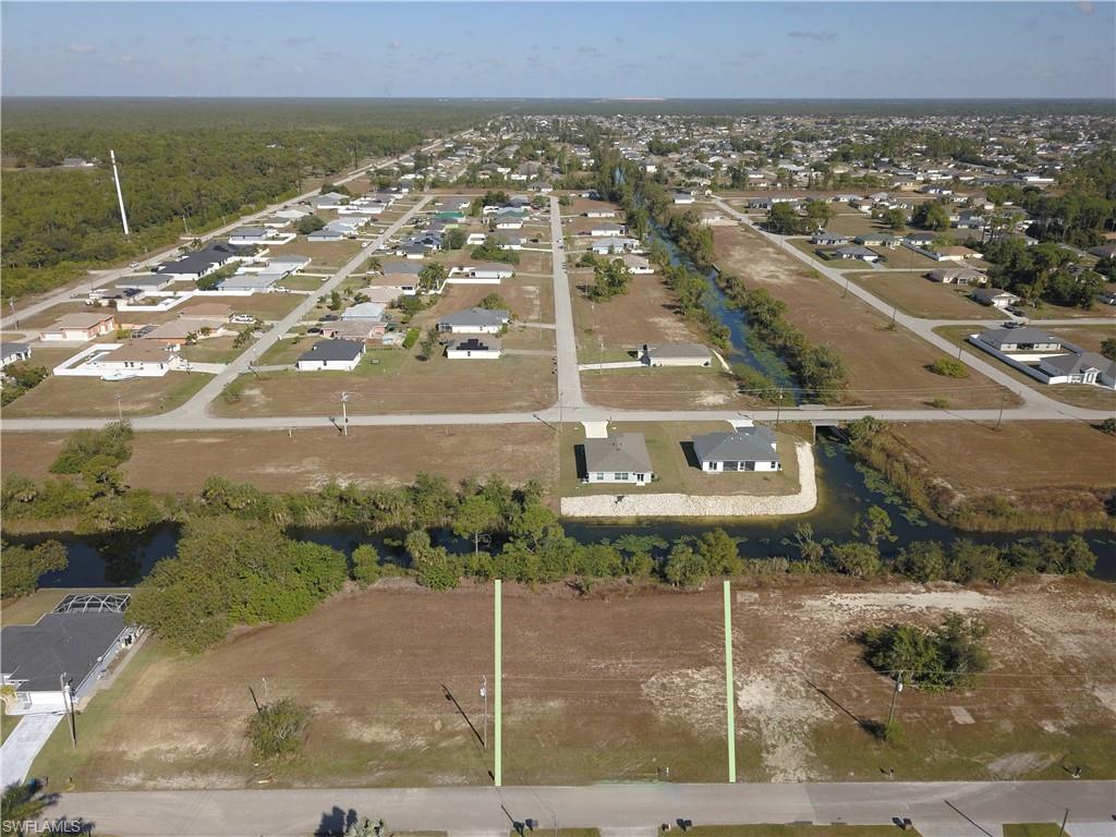 825 32nd Ter Property Photo 3
