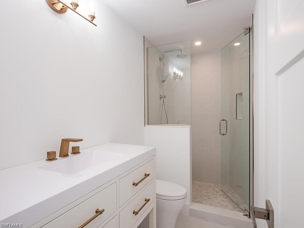 400 Park Shore Dr 102 Property Photo 16