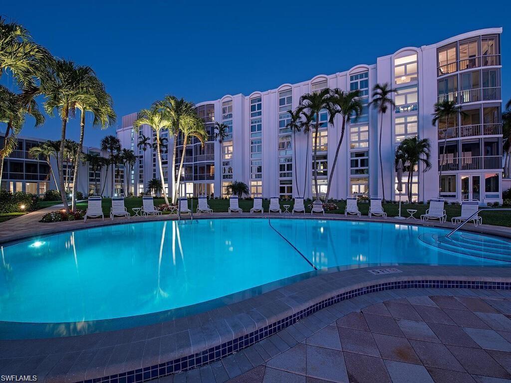 400 Park Shore Dr 102 Property Photo 19