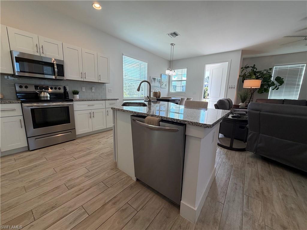 1727 Danford St Property Photo 3