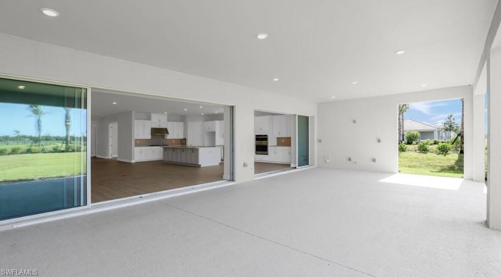 26909 Victoria Pl Property Photo 20