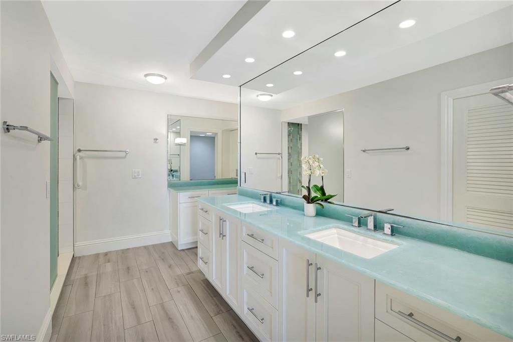 4401 Gulf Shore Blvd N C205 Property Photo 13