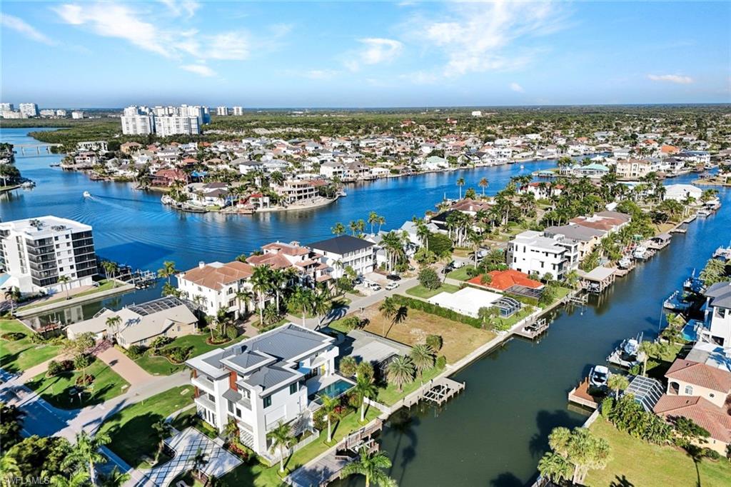 112 Seabreeze Ave Property Photo 3