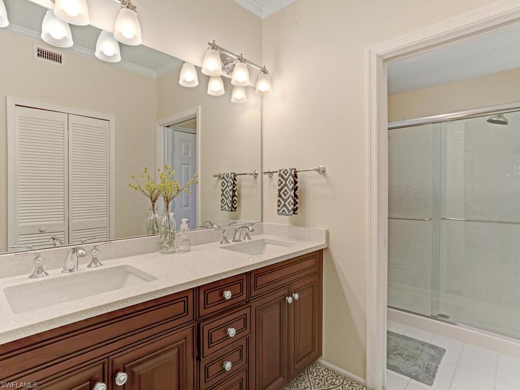 7095 Barrington Cir 6-102 Property Photo 21