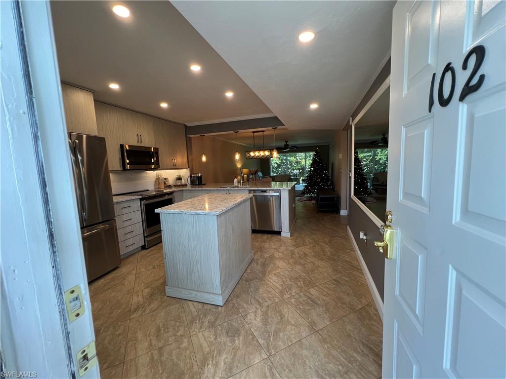 3051 Sandpiper Bay Cir I102 Property Photo 5