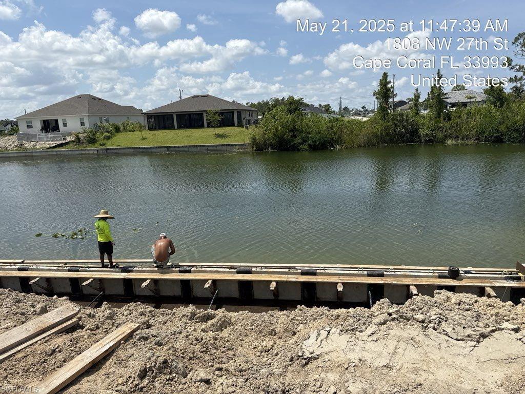 1808 Nw 27th St Property Photo 2