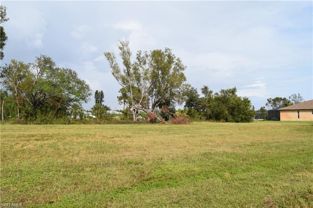 2221 25th Ter Property Photo 1
