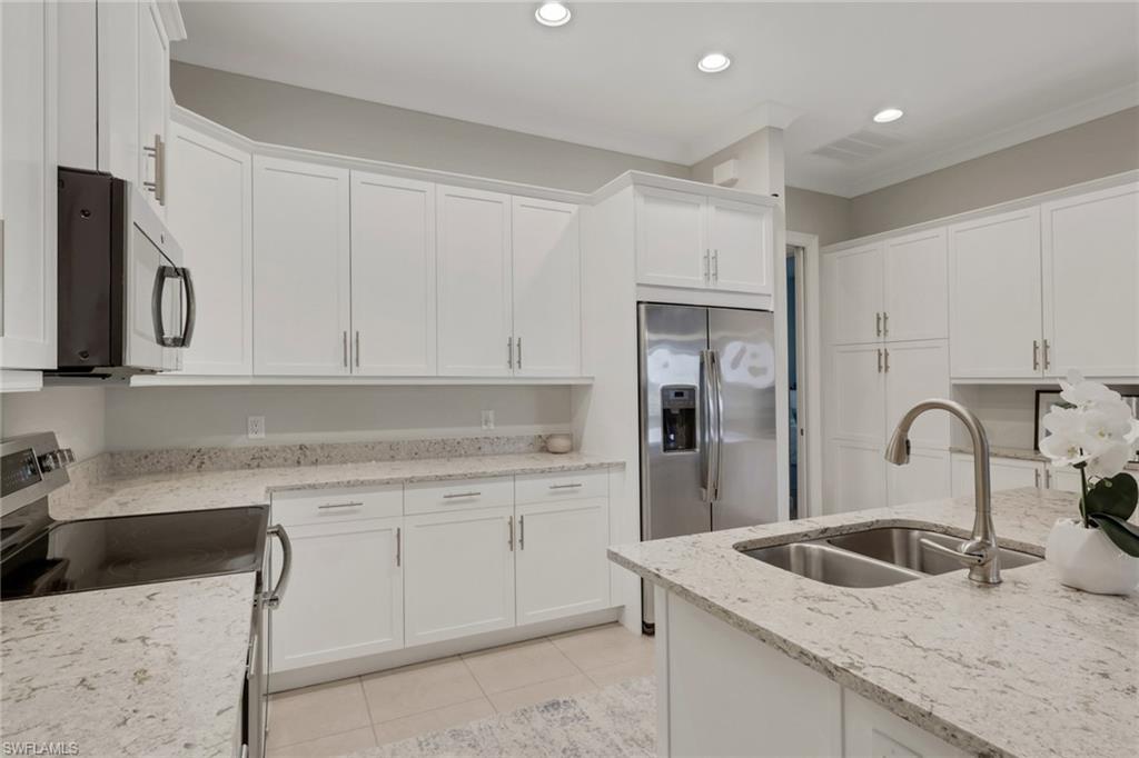 6809 Bequia Way Property Photo 8