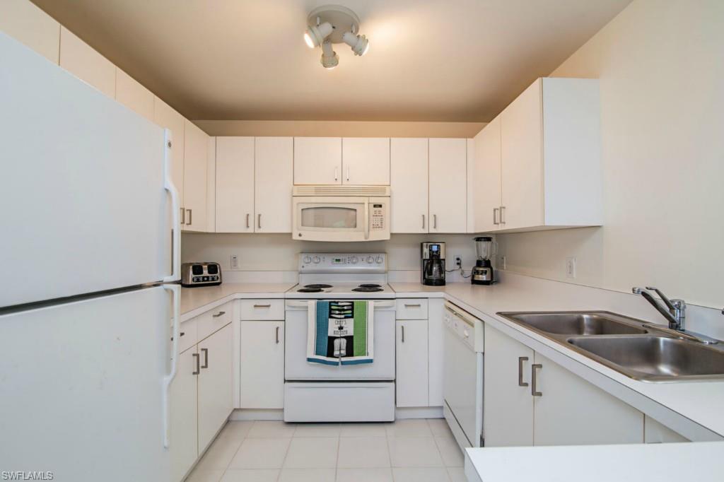 519 Roma Ct 3-301 Property Photo 5